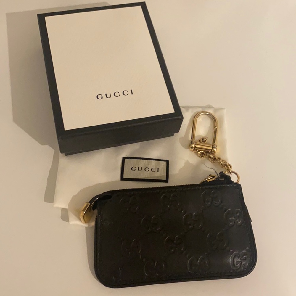 GUCCI KEYCHAIN WALLET